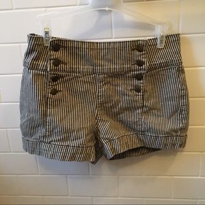 striped short shorts designed w/ 2 sided buttons